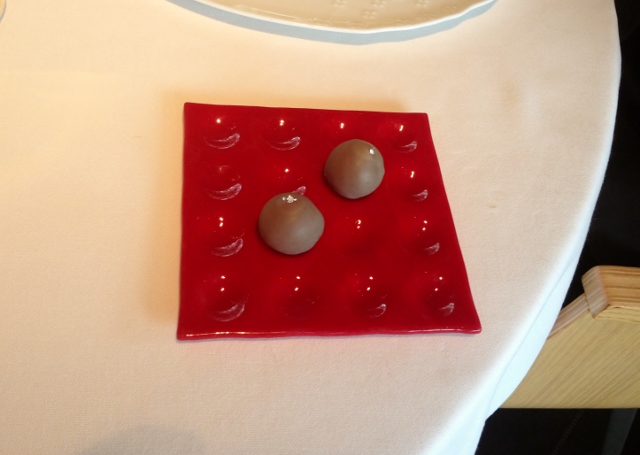 Celler_Can_Roca_bombón_carpano_pomelo_sesamo_negro